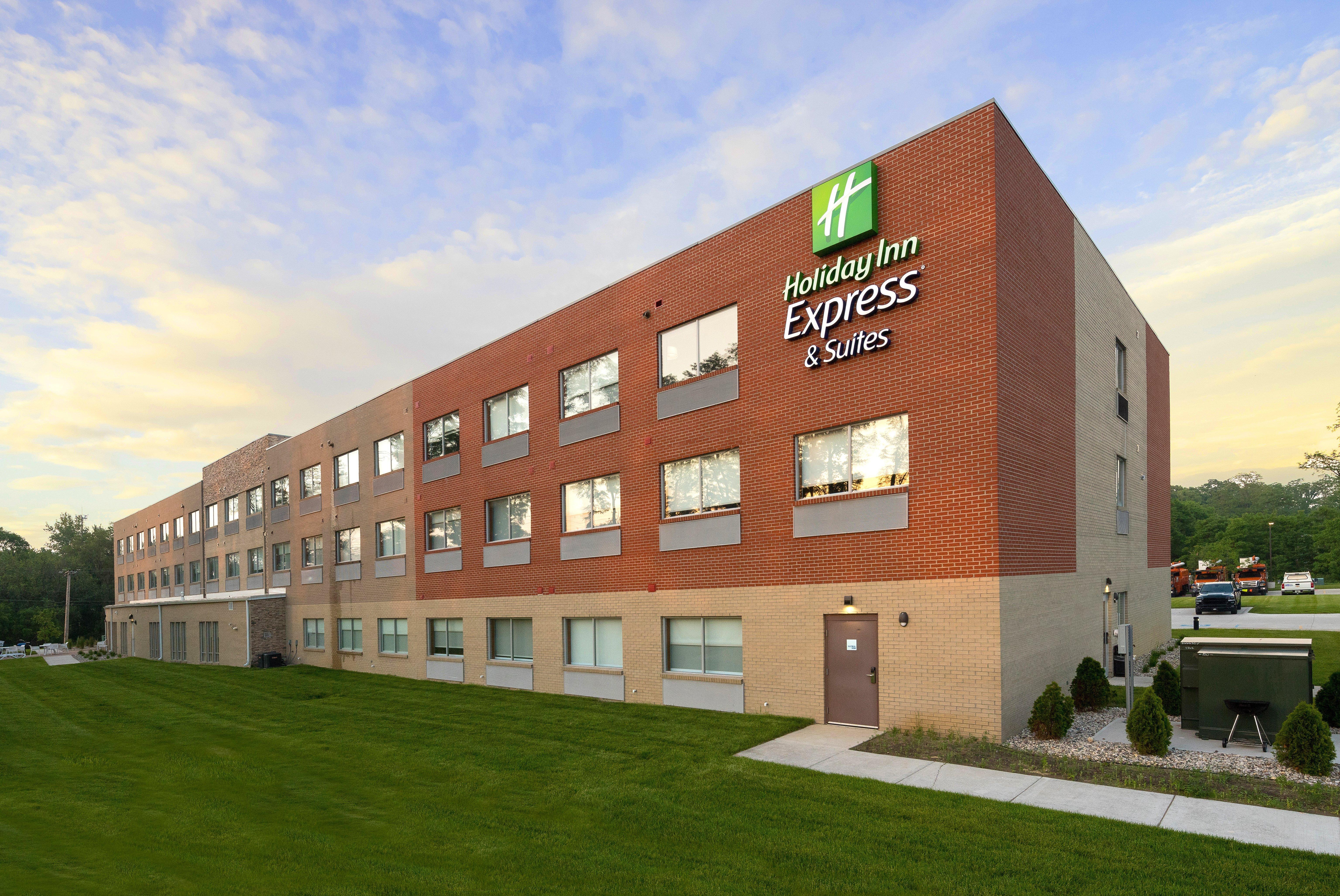 Holiday Inn Express & Suites - Portage By Ihg Exteriör bild