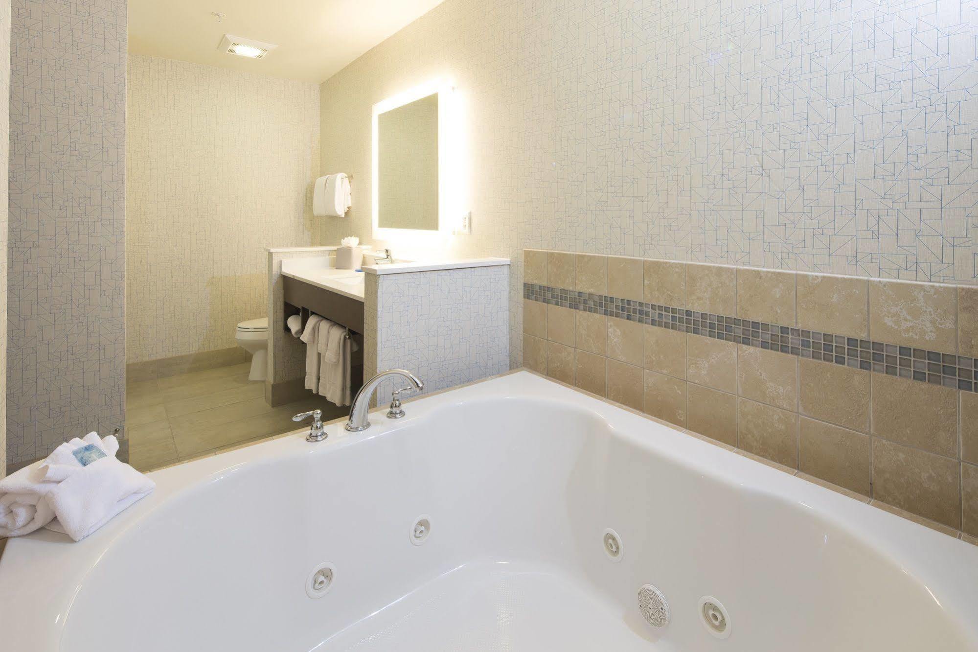 Holiday Inn Express & Suites - Portage By Ihg Exteriör bild