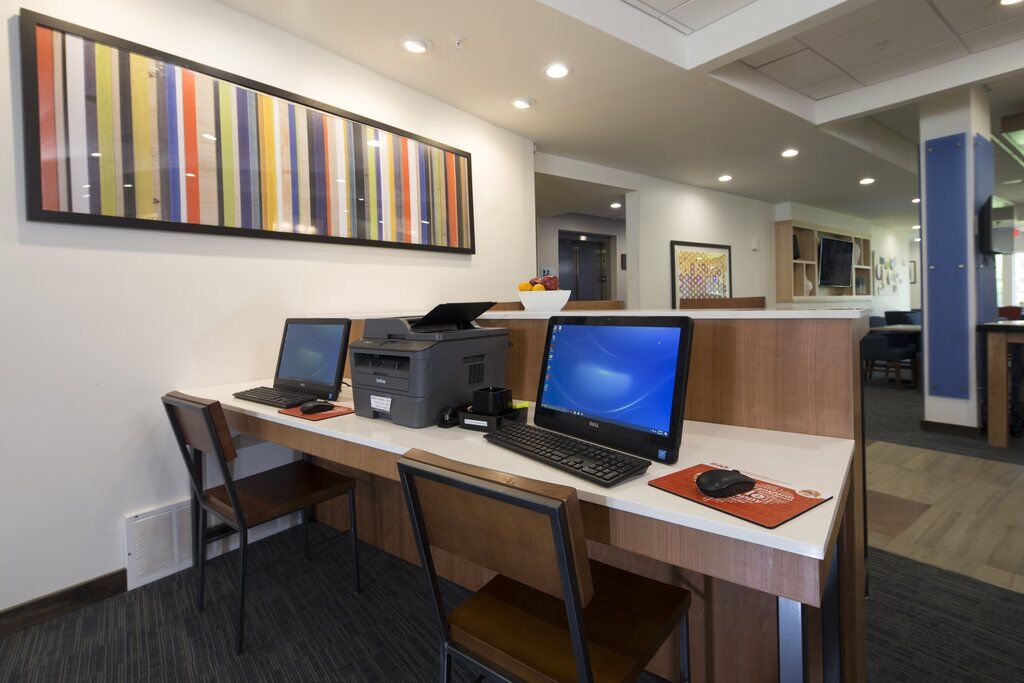 Holiday Inn Express & Suites - Portage By Ihg Exteriör bild